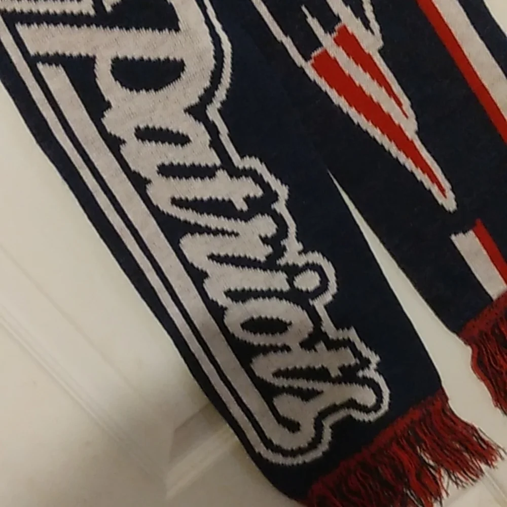 Patriots knit scarf